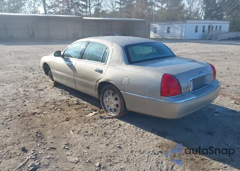 2006 Lincoln Town Car Signature z USA, uszkodzony, nr VIN 1LNHM81V96Y644084